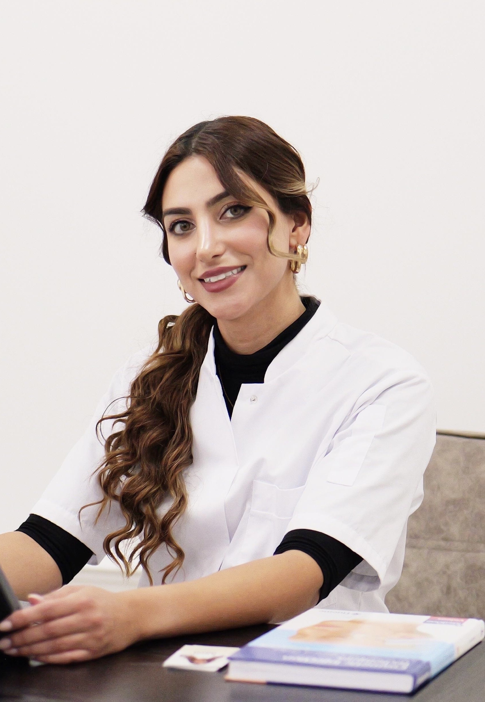 Drs. Kimia Milani Sabzewar 